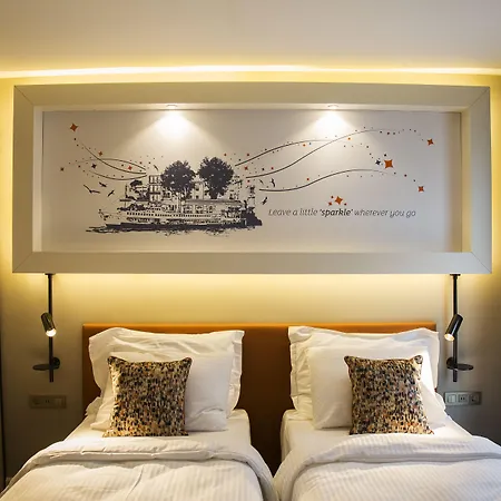 Sparkle Hotel